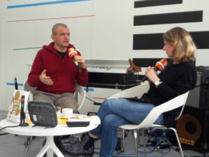 Erst hatte er nicht so viel Lust und dann wurde es richtig lustig: Der Schauspieler Dominique Horwitz im Gespräch mit Susanne Führer über seinen Roman "Chanson d'Amour"