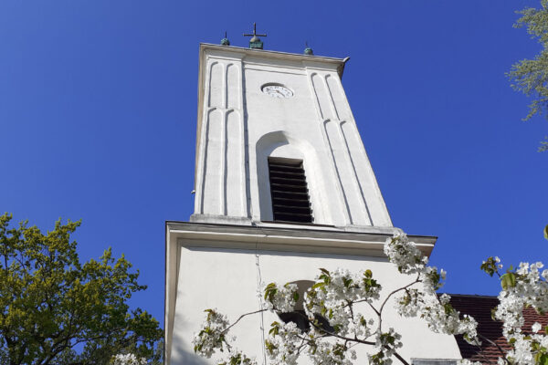 Der Freiluftsalon: Kirchturmrast in Alt-Stralau