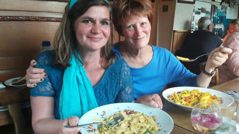 Ute Fritsch (l.) und Sabine Reichwein zu Gast im "Kleinen Inselblick" 2016, Copyright: Ute Fritsch